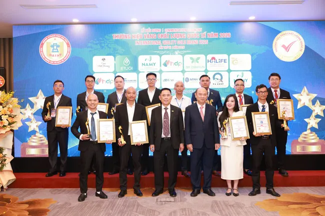 ETUGI – TOP 10 THƯƠNG HIỆU VÀNG CHẤT LƯỢNG QUỐC TẾ NĂM 2026 2 Z7860852042986 087F6475259A5Fc3Ea636781F4C40Ade 32574174939422469492335